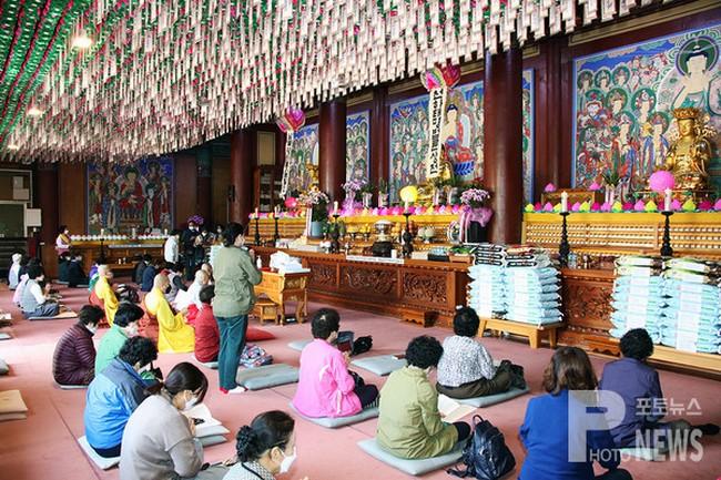 A light moment of the Vesak ceremony overseas